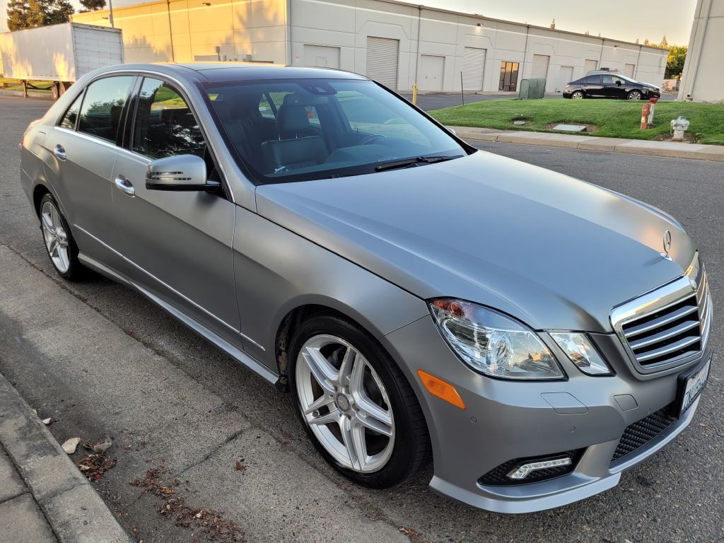 2011 Mercedes-Benz E-Class Image 3