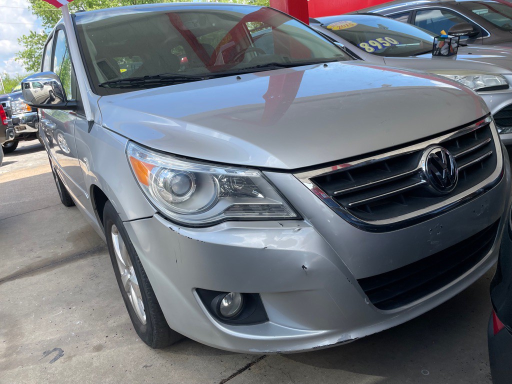 2009 Volkswagen Routan Image 4