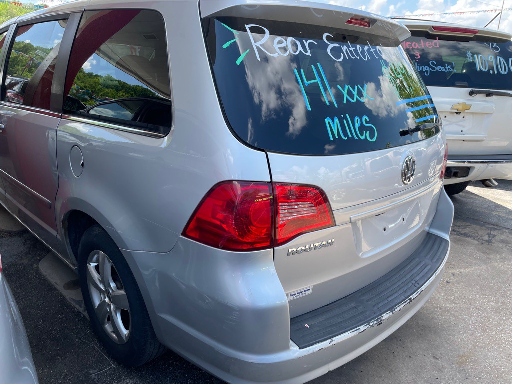 2009 Volkswagen Routan Image 5