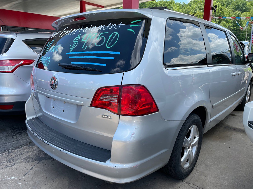 2009 Volkswagen Routan Image 7