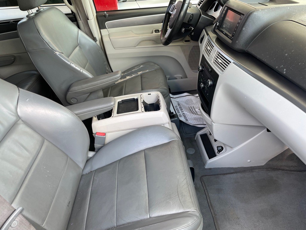 2009 Volkswagen Routan Image 10