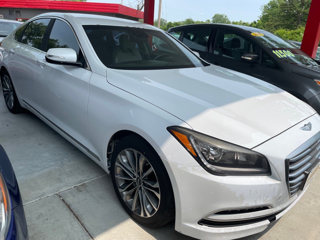 2015 Hyundai Genesis Image 1