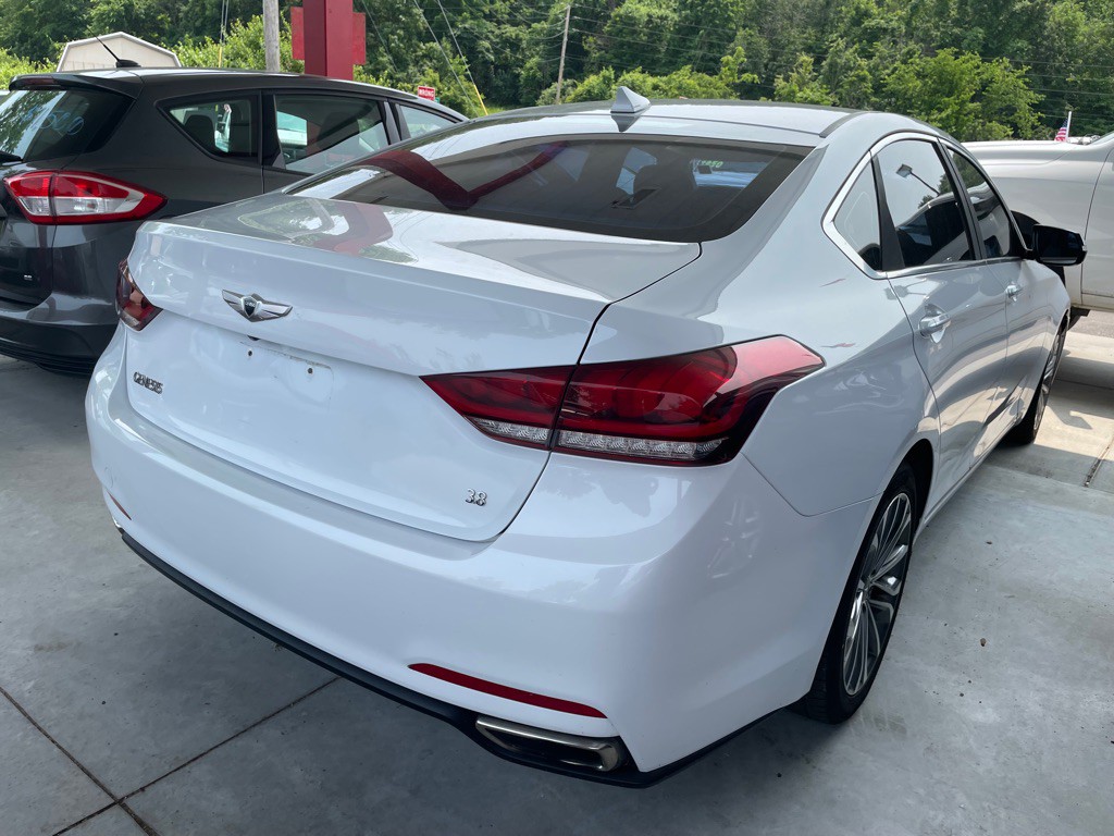 2015 Hyundai Genesis Image 4