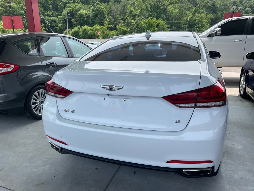 2015 Hyundai Genesis Image 5