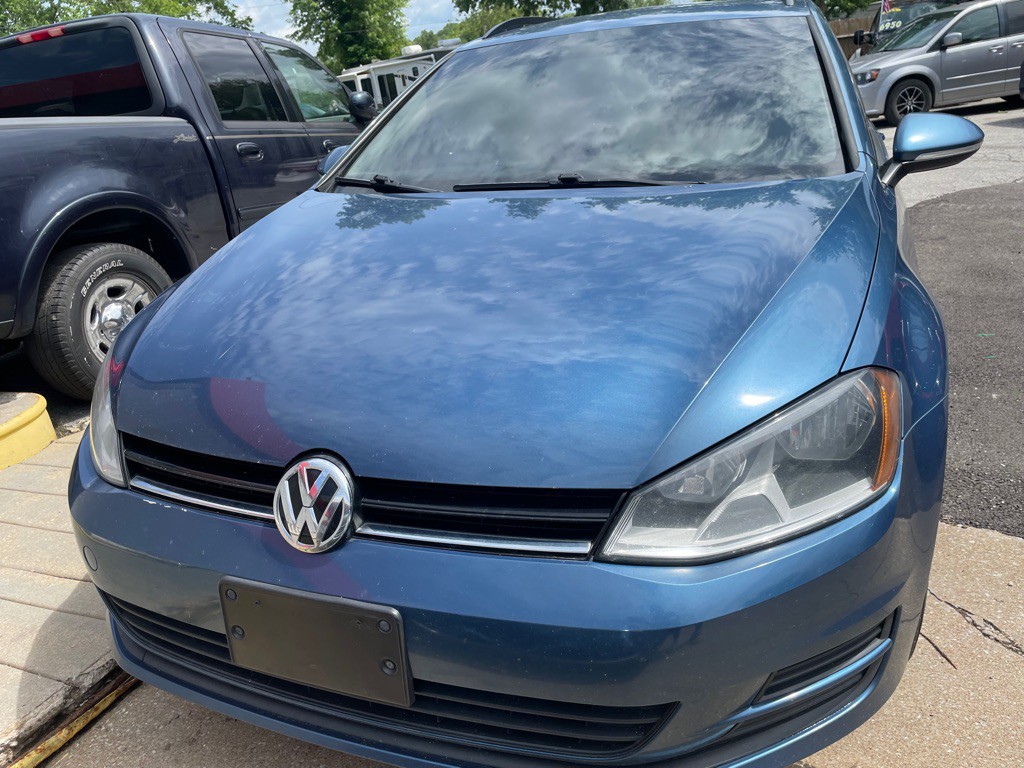 2016 Volkswagen Golf Image 2