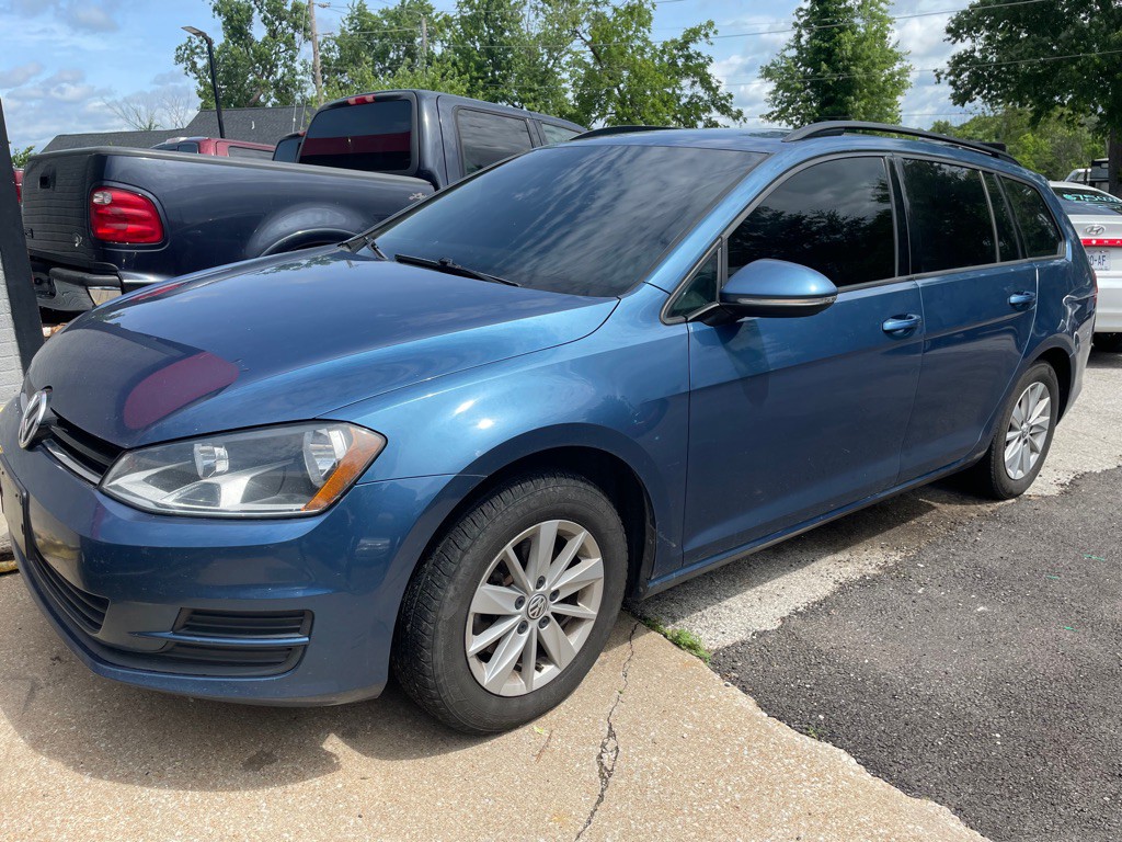 2016 Volkswagen Golf Image 3