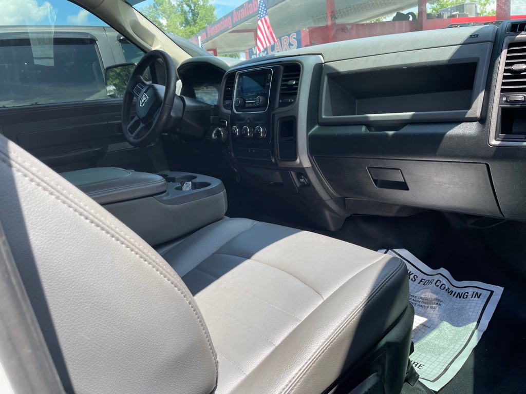 2016 RAM 1500 Image 2