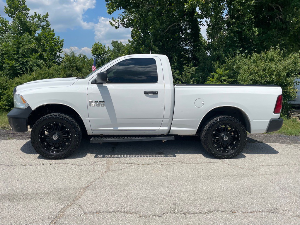 2016 RAM 1500 Image 3