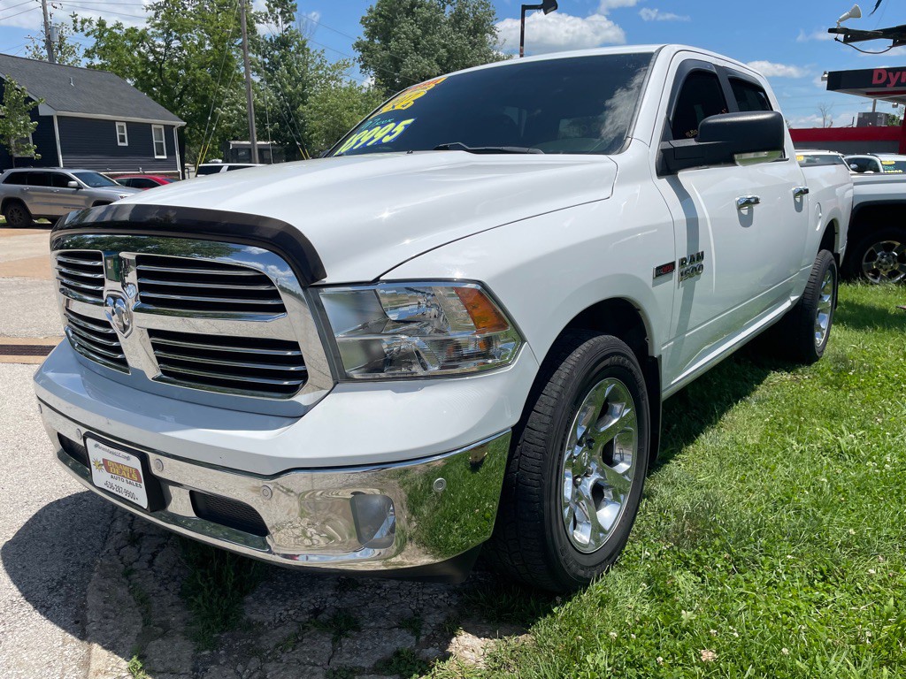2017 RAM 1500 Image 3