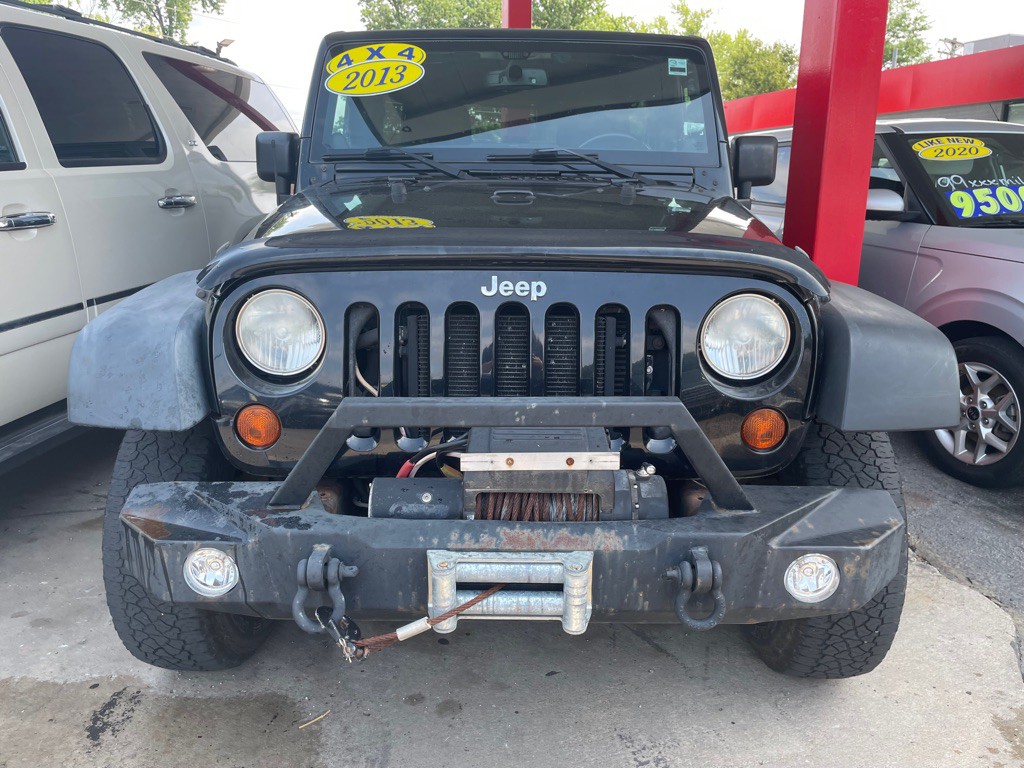 2013 Jeep Wrangler Unlimited Image 2