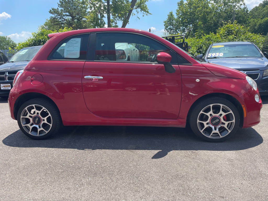2012 FIAT 500 Image 1