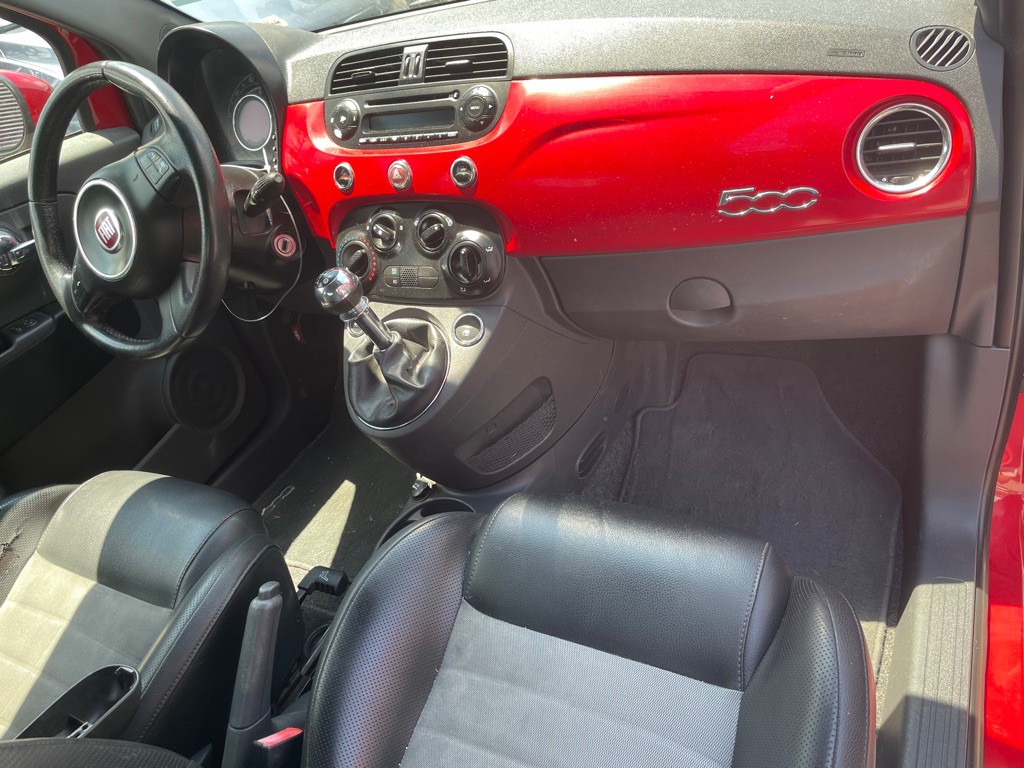 2012 FIAT 500 Image 9