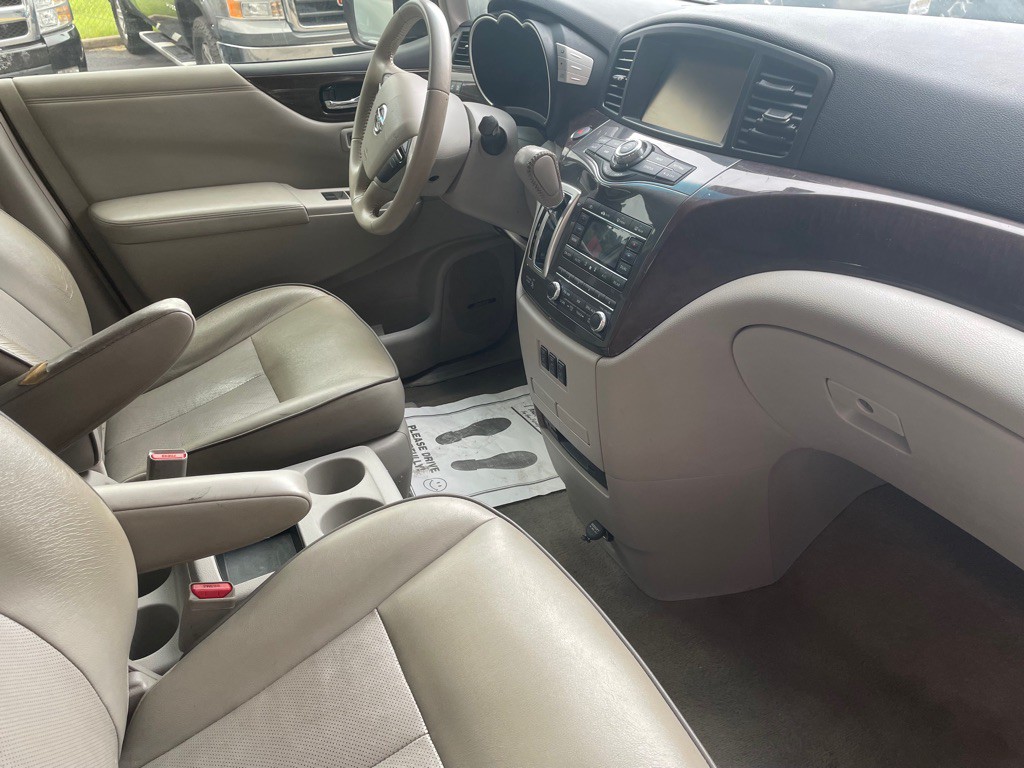 2016 Nissan Quest Image 10