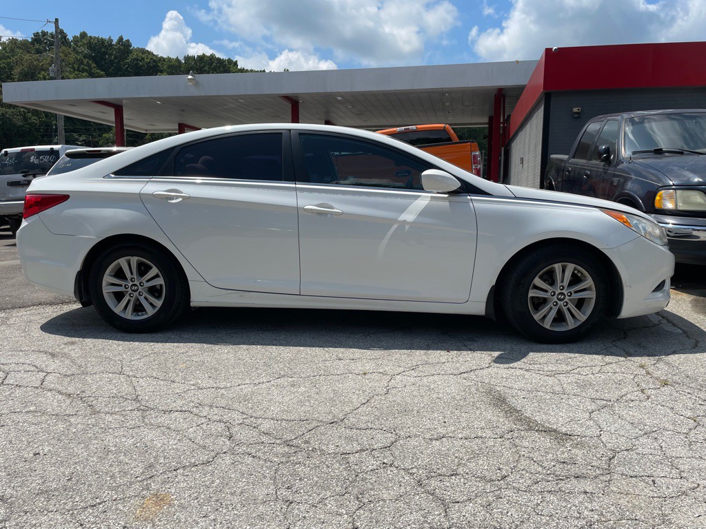 2013 Hyundai Sonata Image 1