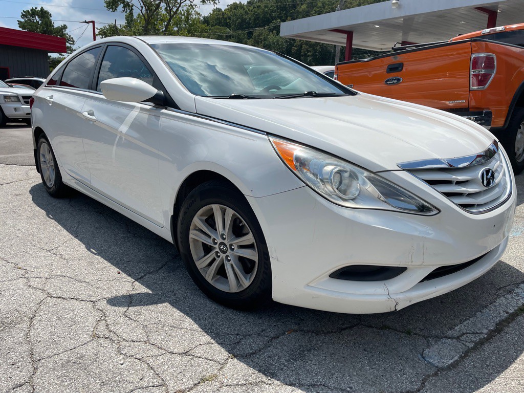 2013 Hyundai Sonata Image 2