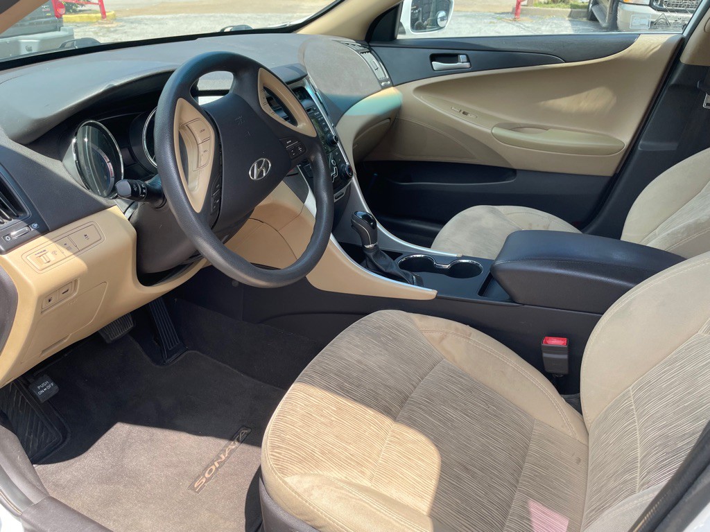 2013 Hyundai Sonata Image 8