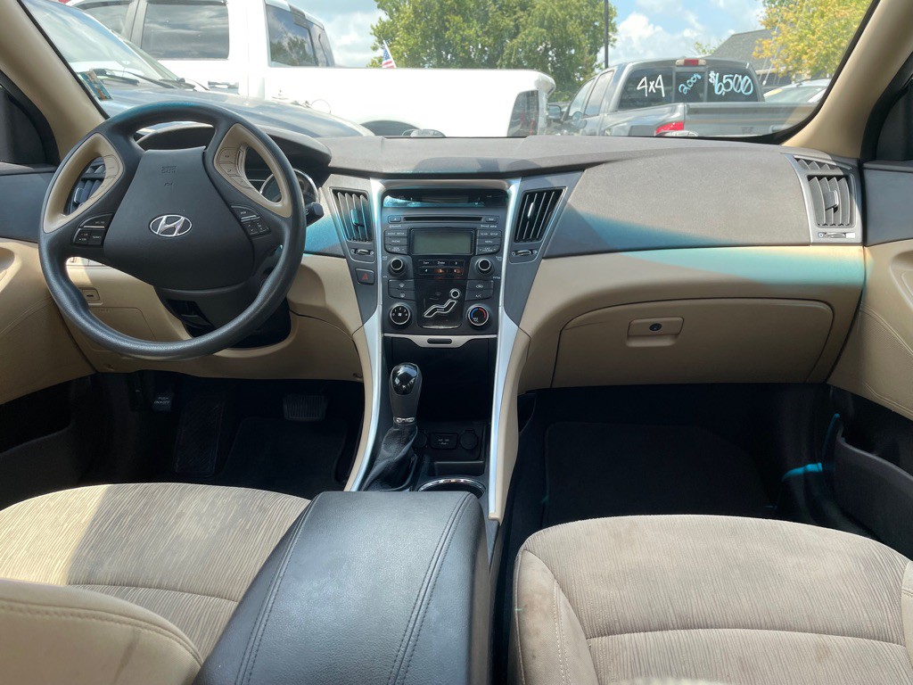 2013 Hyundai Sonata Image 9