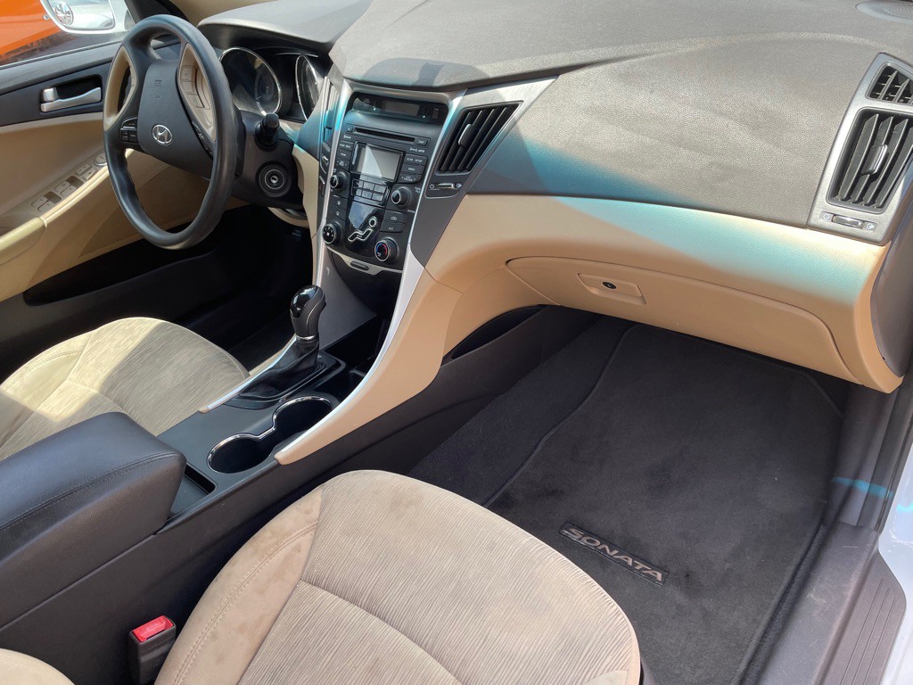 2013 Hyundai Sonata Image 10