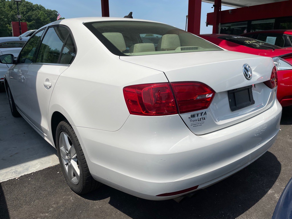 2013 Volkswagen Jetta Image 4