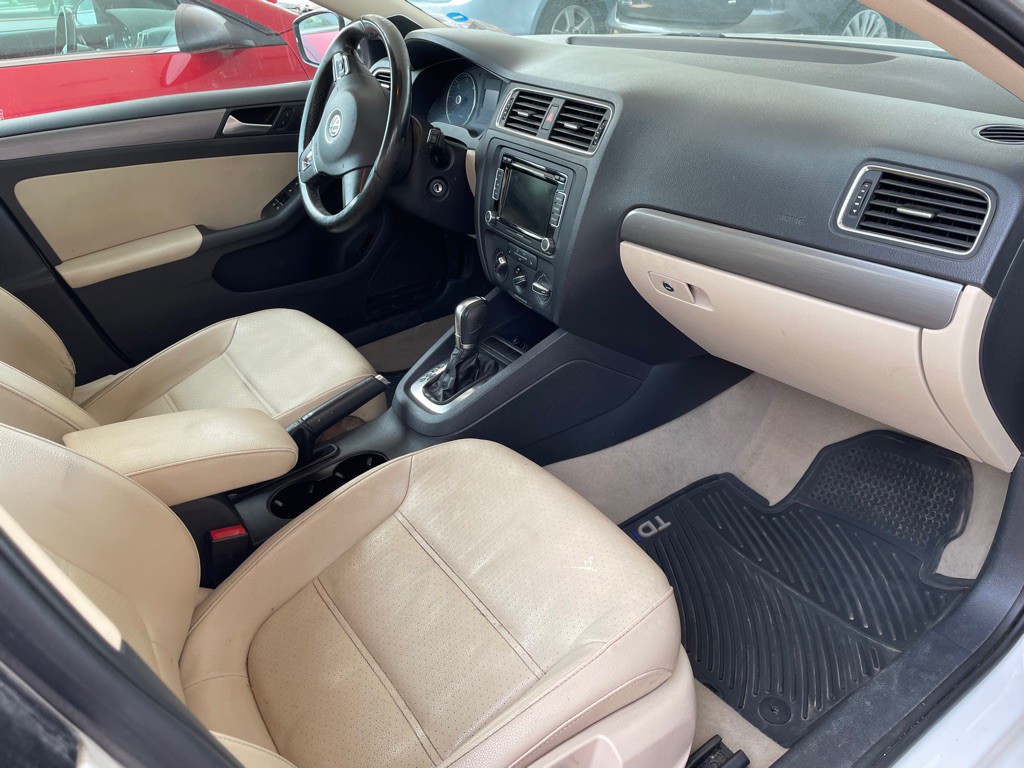 2013 Volkswagen Jetta Image 9