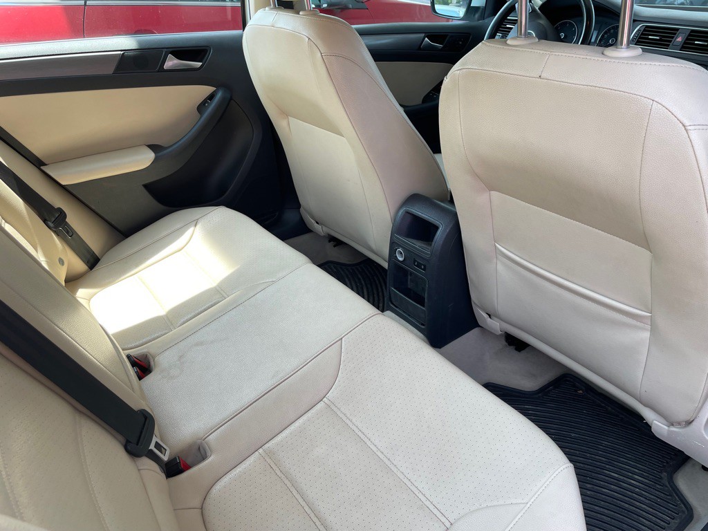 2013 Volkswagen Jetta Image 10