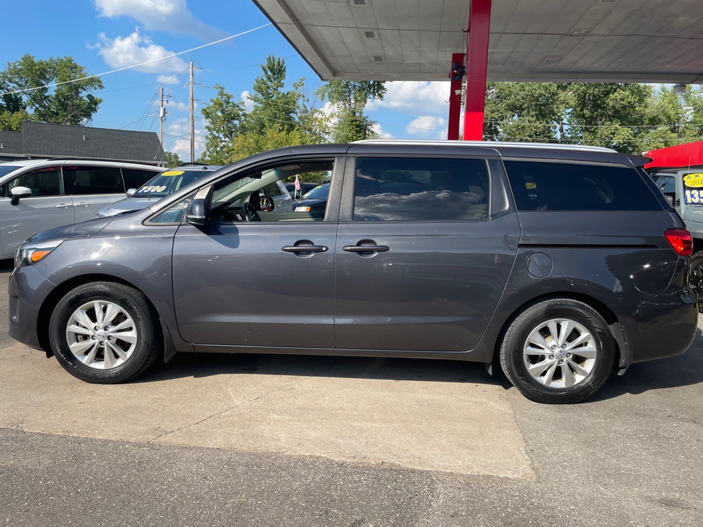2016 Kia Sedona Image 1