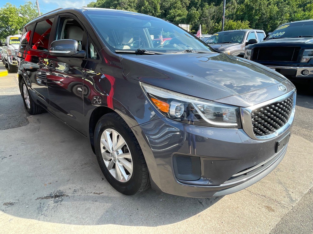 2016 Kia Sedona Image 2