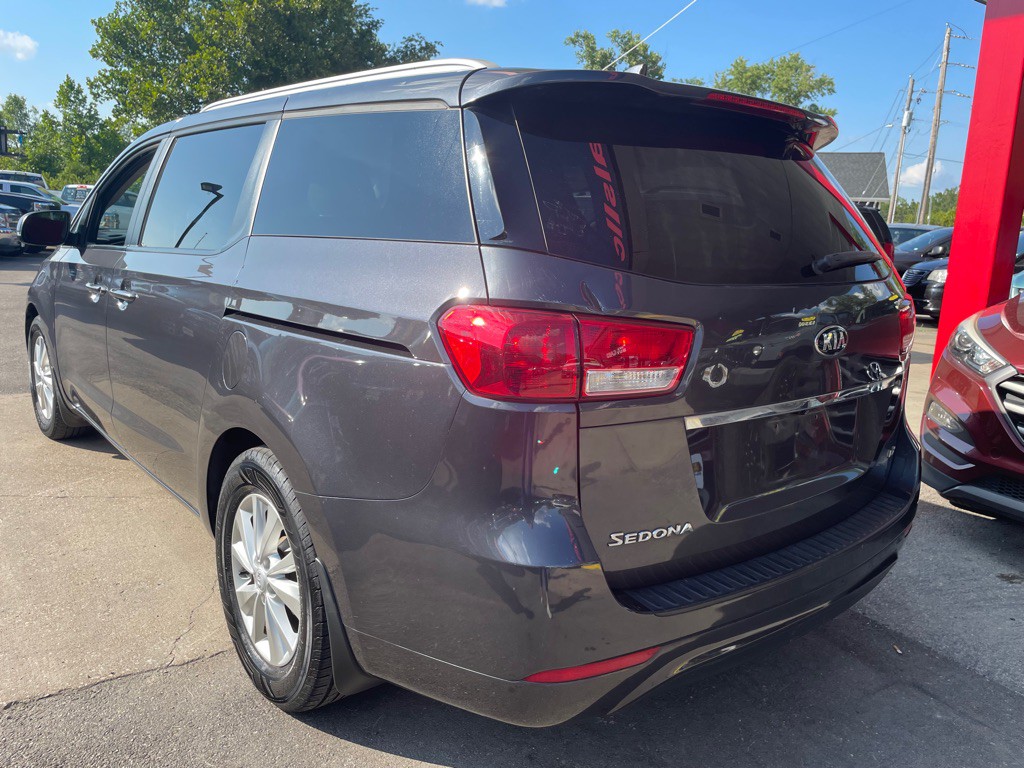 2016 Kia Sedona Image 5