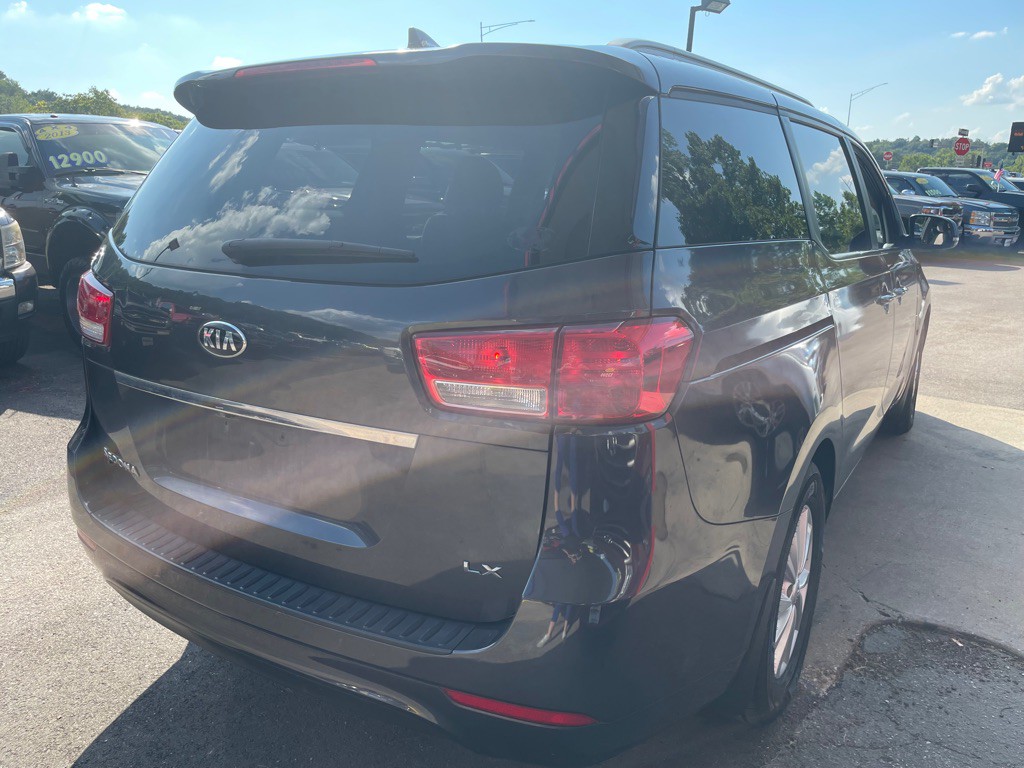 2016 Kia Sedona Image 7