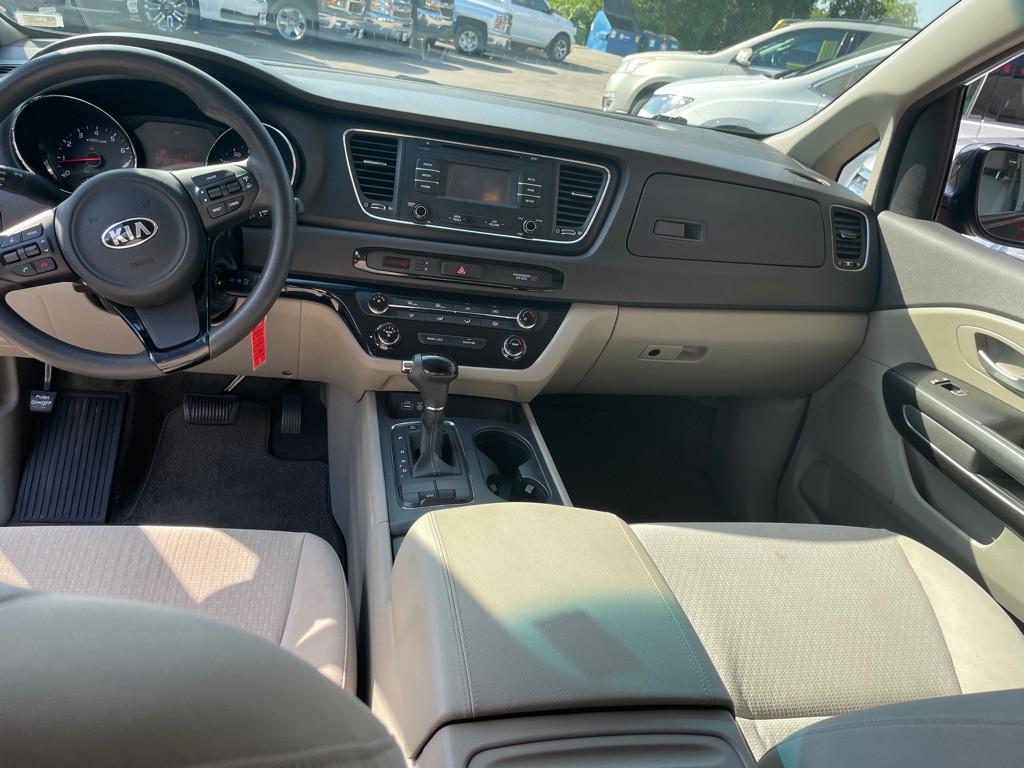 2016 Kia Sedona Image 9