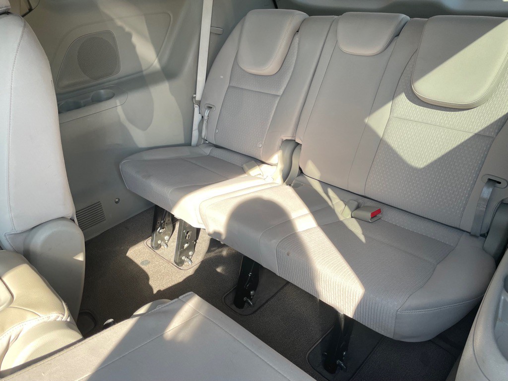 2016 Kia Sedona Image 13