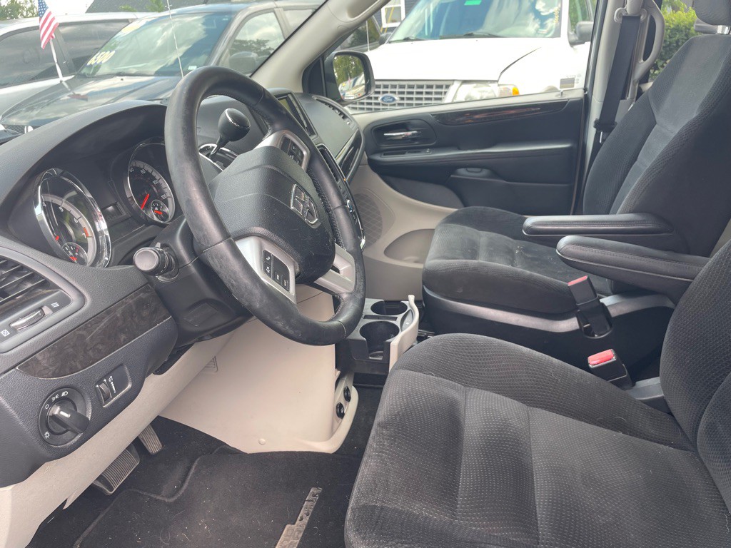 2017 Dodge Grand Caravan Image 5