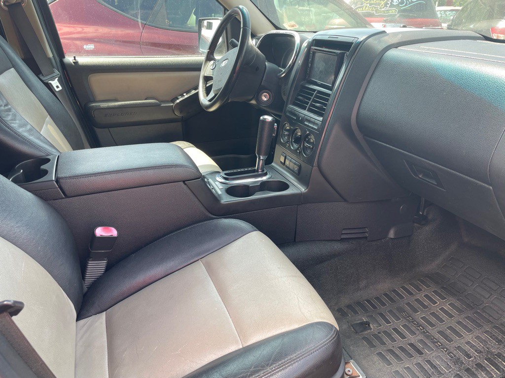 2008 Ford Explorer Image 8