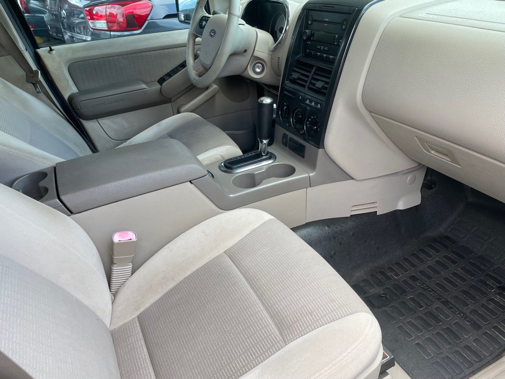 2007 Ford Explorer Image 8
