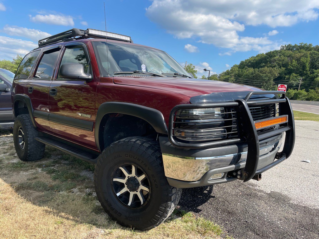 2002 Chevrolet Tahoe Image 2