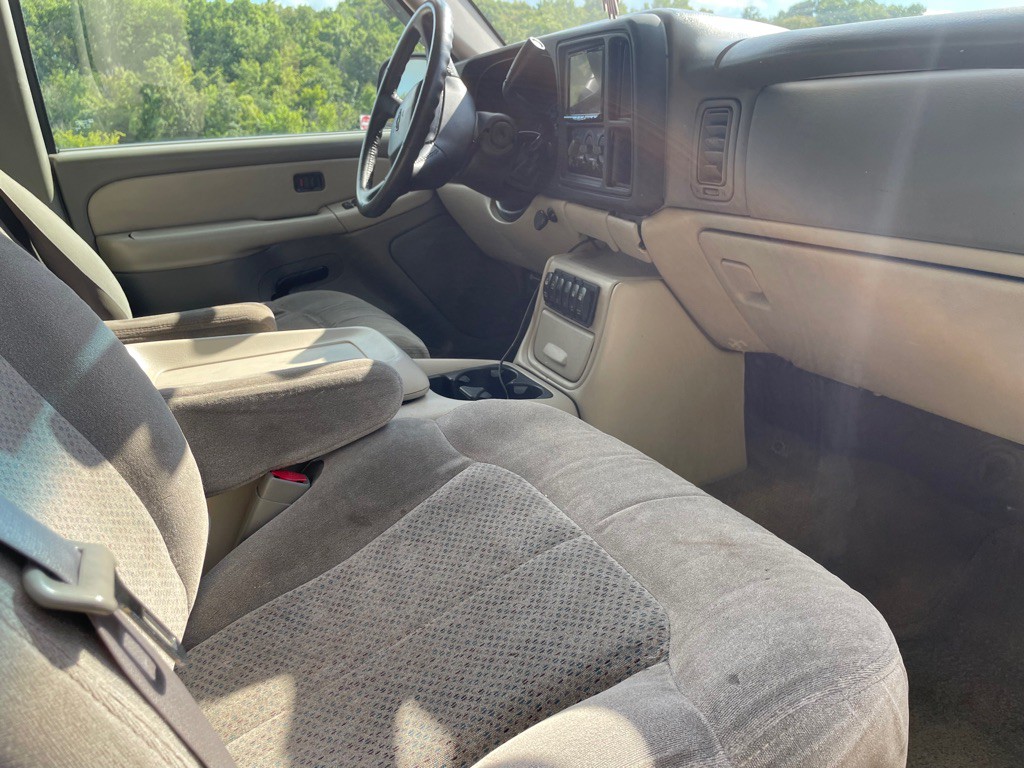 2002 Chevrolet Tahoe Image 11
