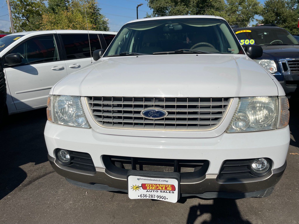 2004 Ford Explorer Image 2