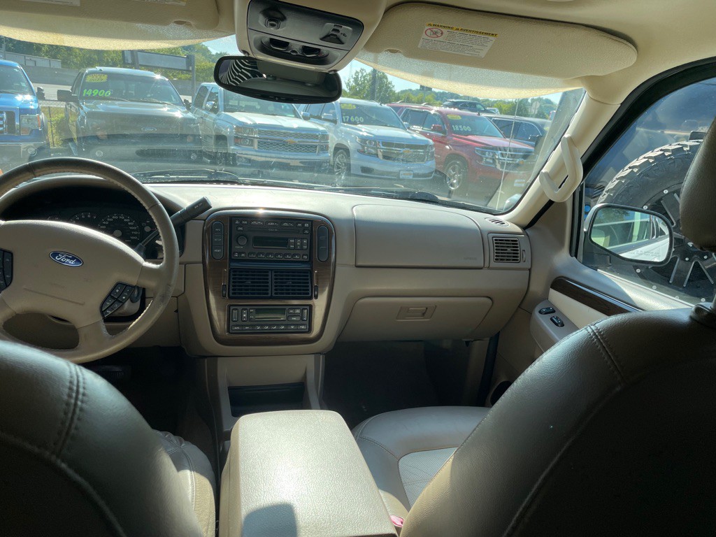 2004 Ford Explorer Image 7
