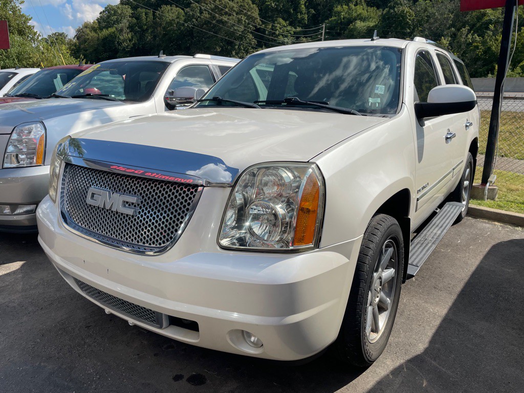 2011 GMC Yukon Image 3