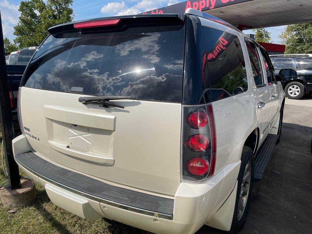2011 GMC Yukon Image 4