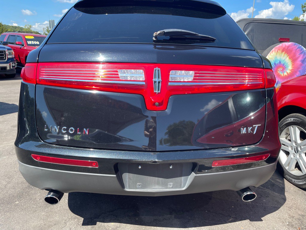 2019 Lincoln MKT Image 5