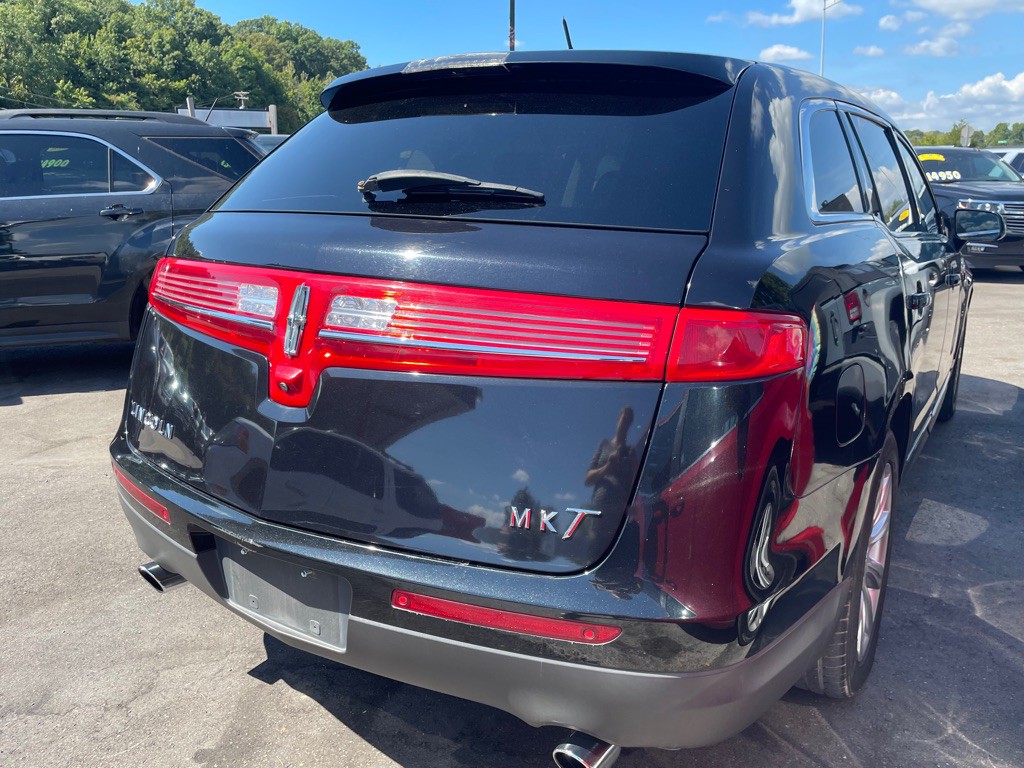 2019 Lincoln MKT Image 6