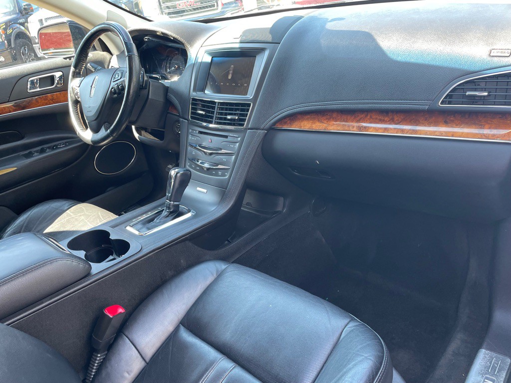 2019 Lincoln MKT Image 9
