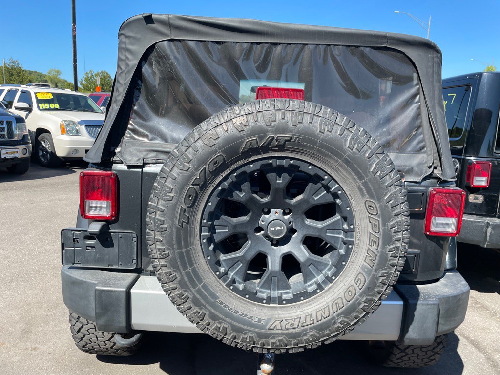 2010 Jeep Wrangler Image 6