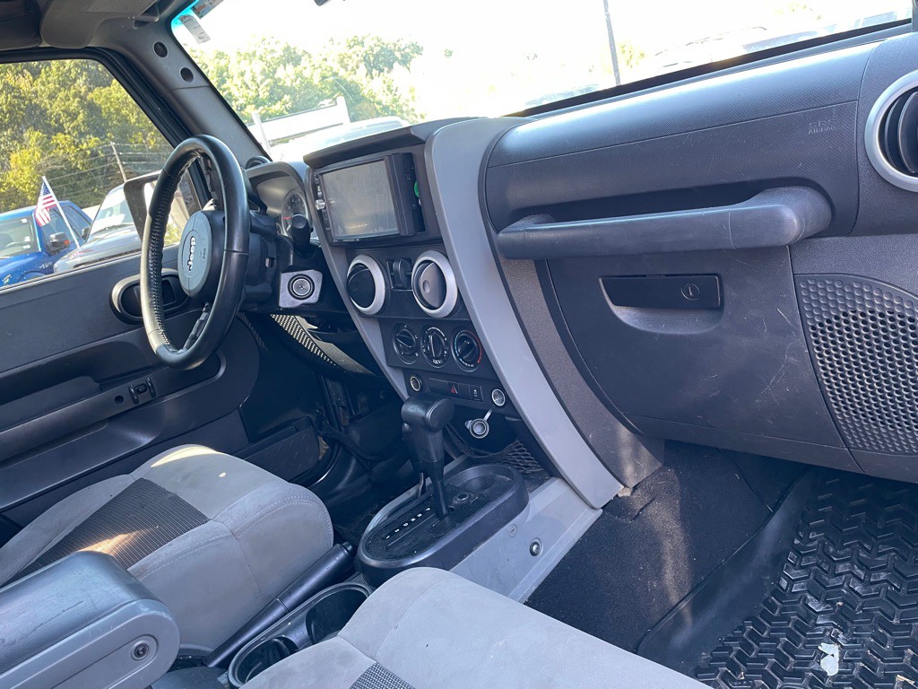 2010 Jeep Wrangler Image 9