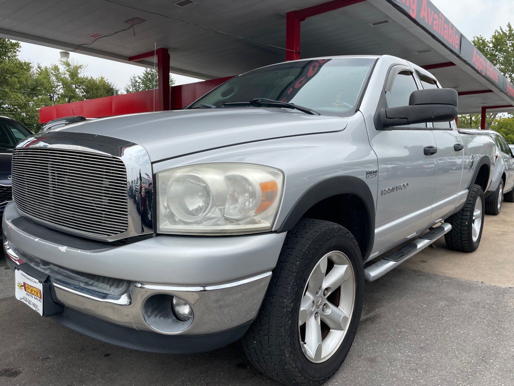 2007 Dodge Ram 1500 Image 2
