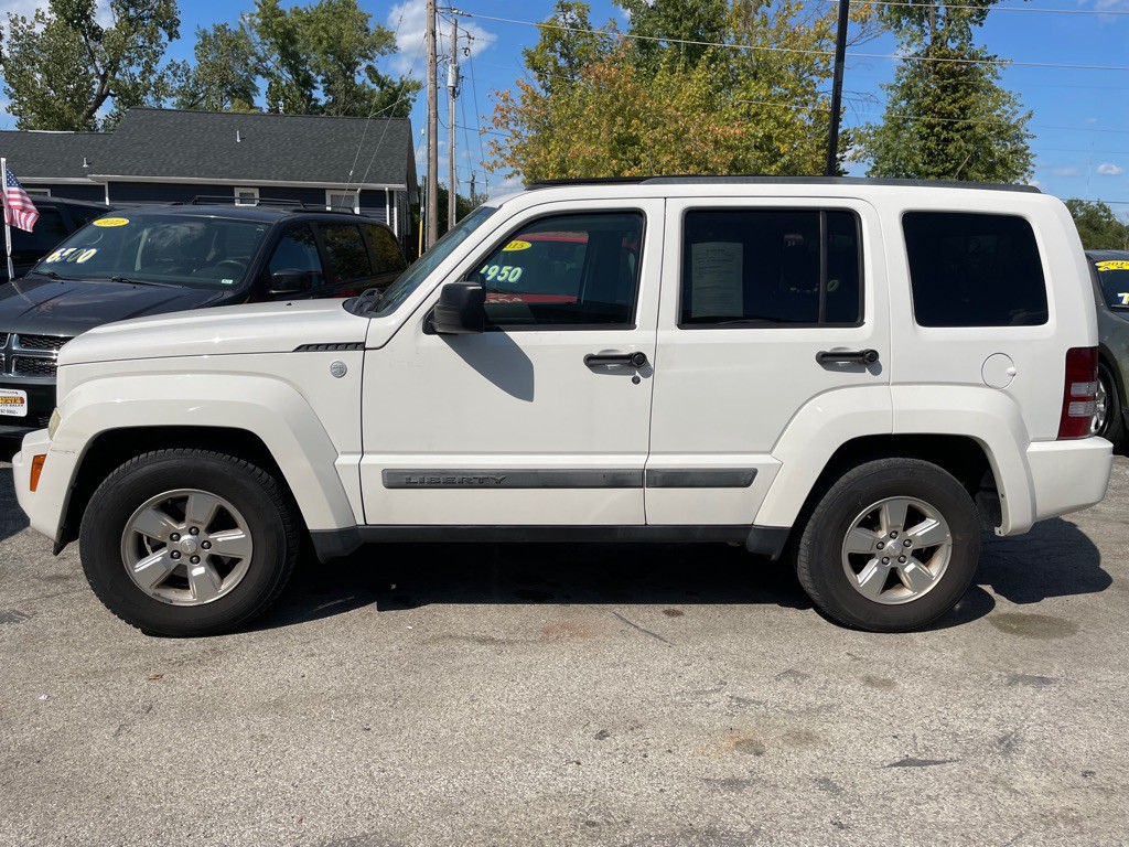 2010 Jeep Liberty Image 1