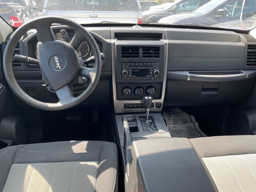 2010 Jeep Liberty Image 9