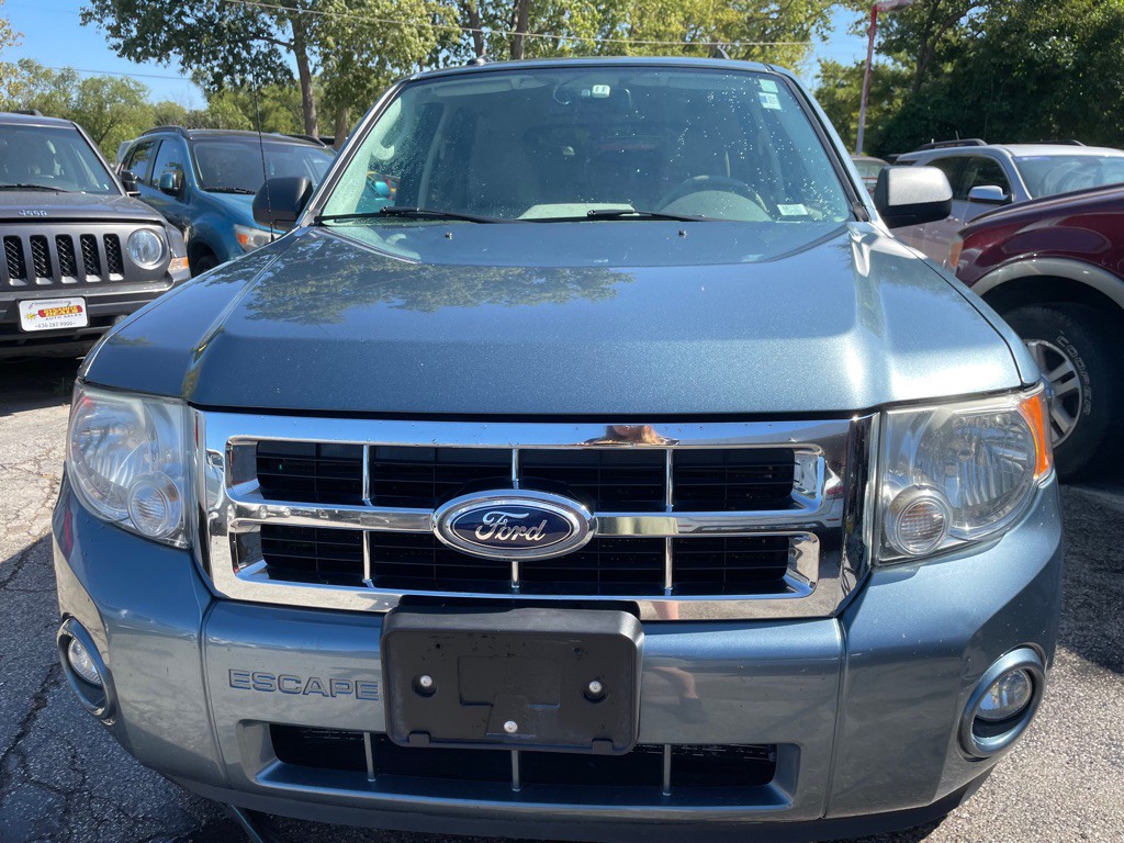 2010 Ford Escape Image 2