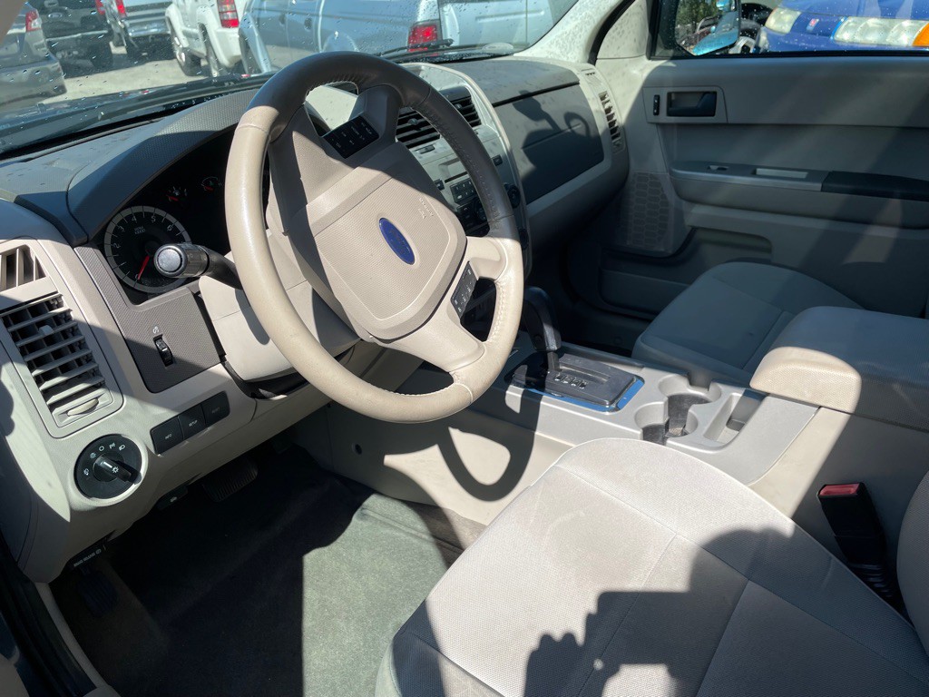 2010 Ford Escape Image 9